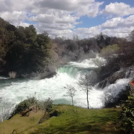 Dama דירה ביוגראד נה מורו