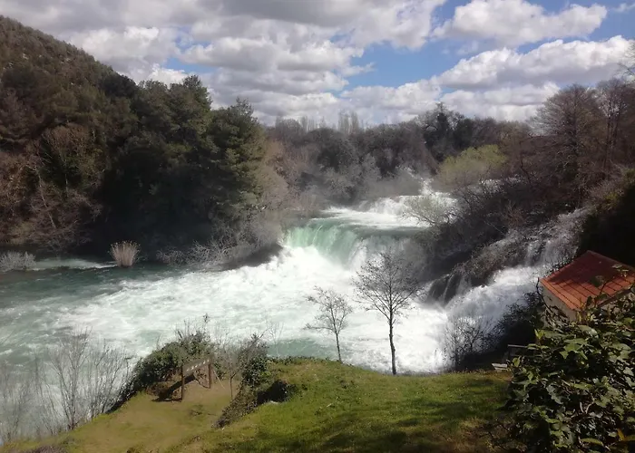 Dama דירה ביוגראד נה מורו
